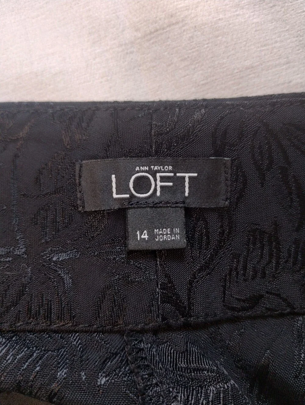 LOFT Black Textured Cropped Pants - Picture 10 of 11